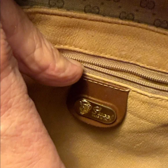 Gucci Classic Brown and Tan Shoulder Bag - Picture 12 of 15